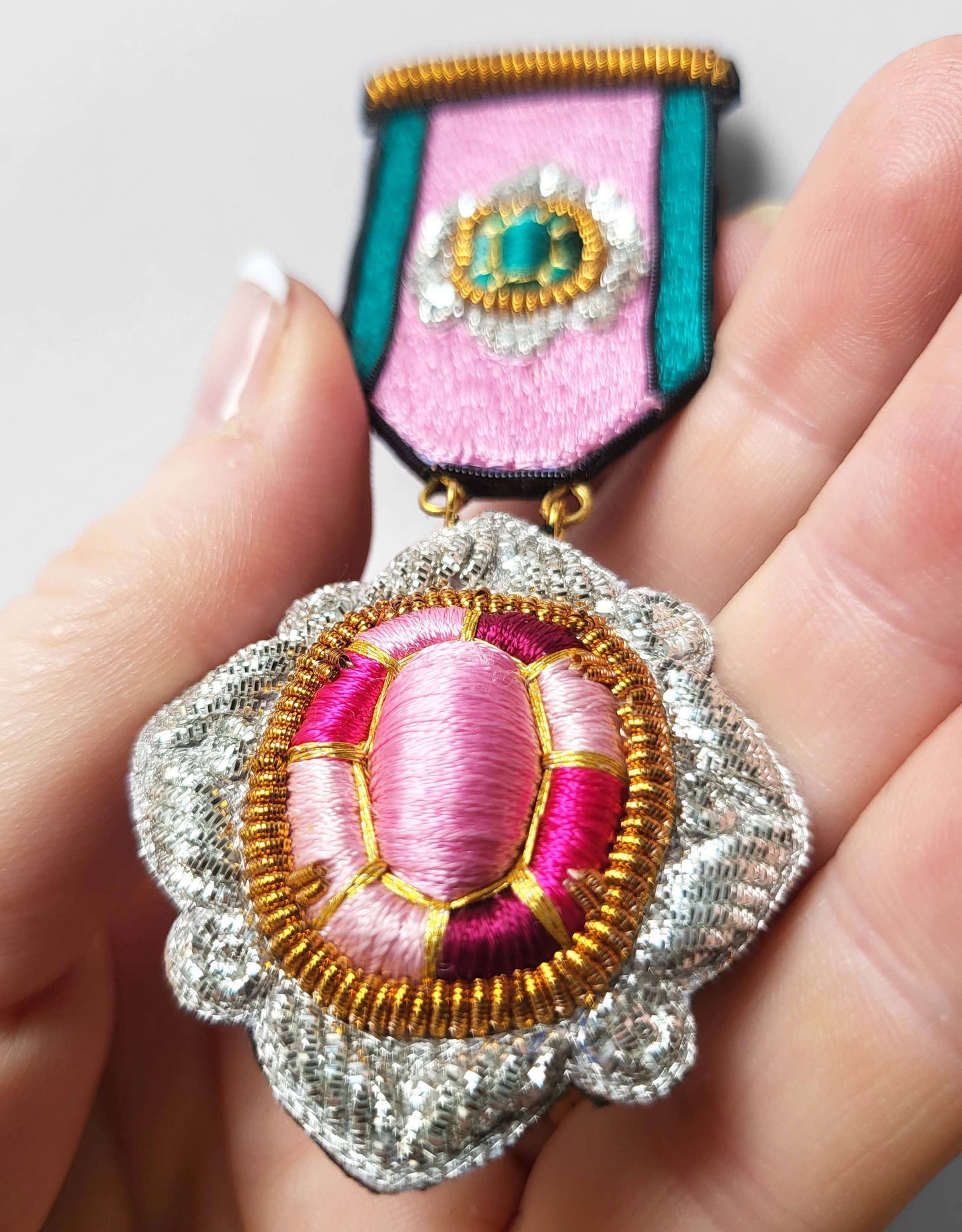 Youkounkoun emerald & ruby medal - Miss Parfaite 