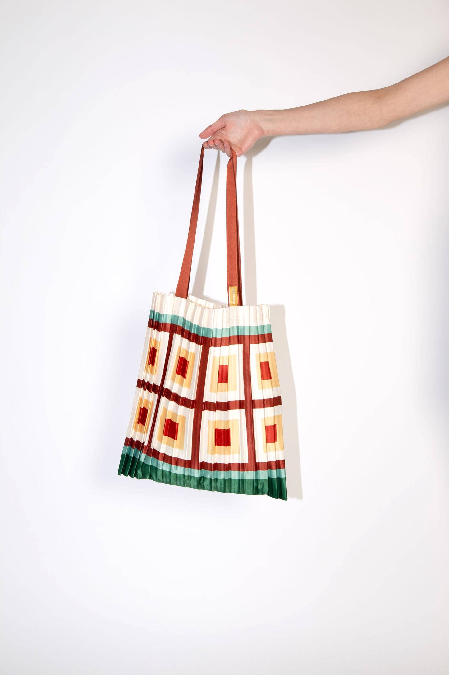 SAC FOURRE-TOUT PLISSÉ EN SATIN VICO