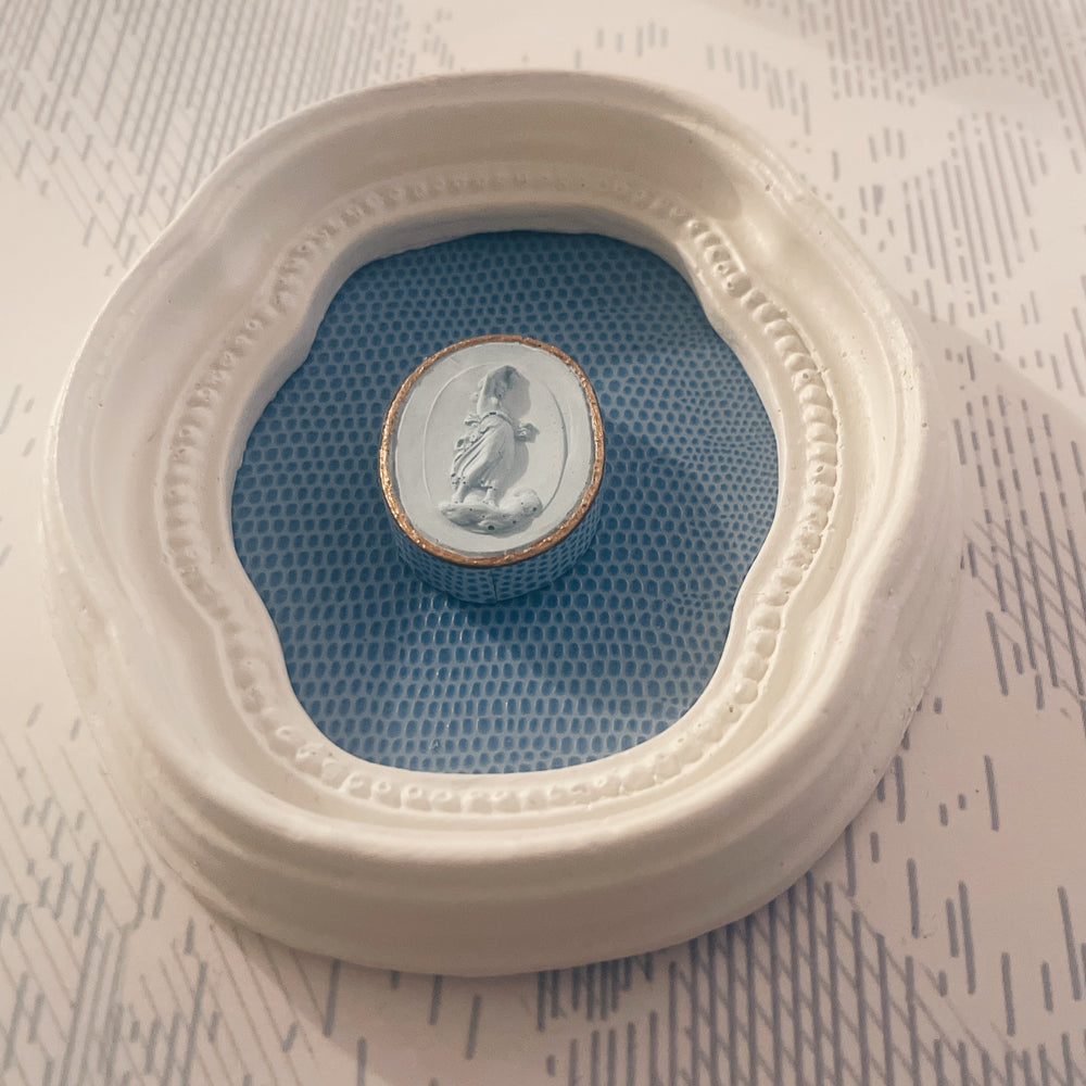 
                  
                    Grand Tour Intaglio • Nº31
                  
                