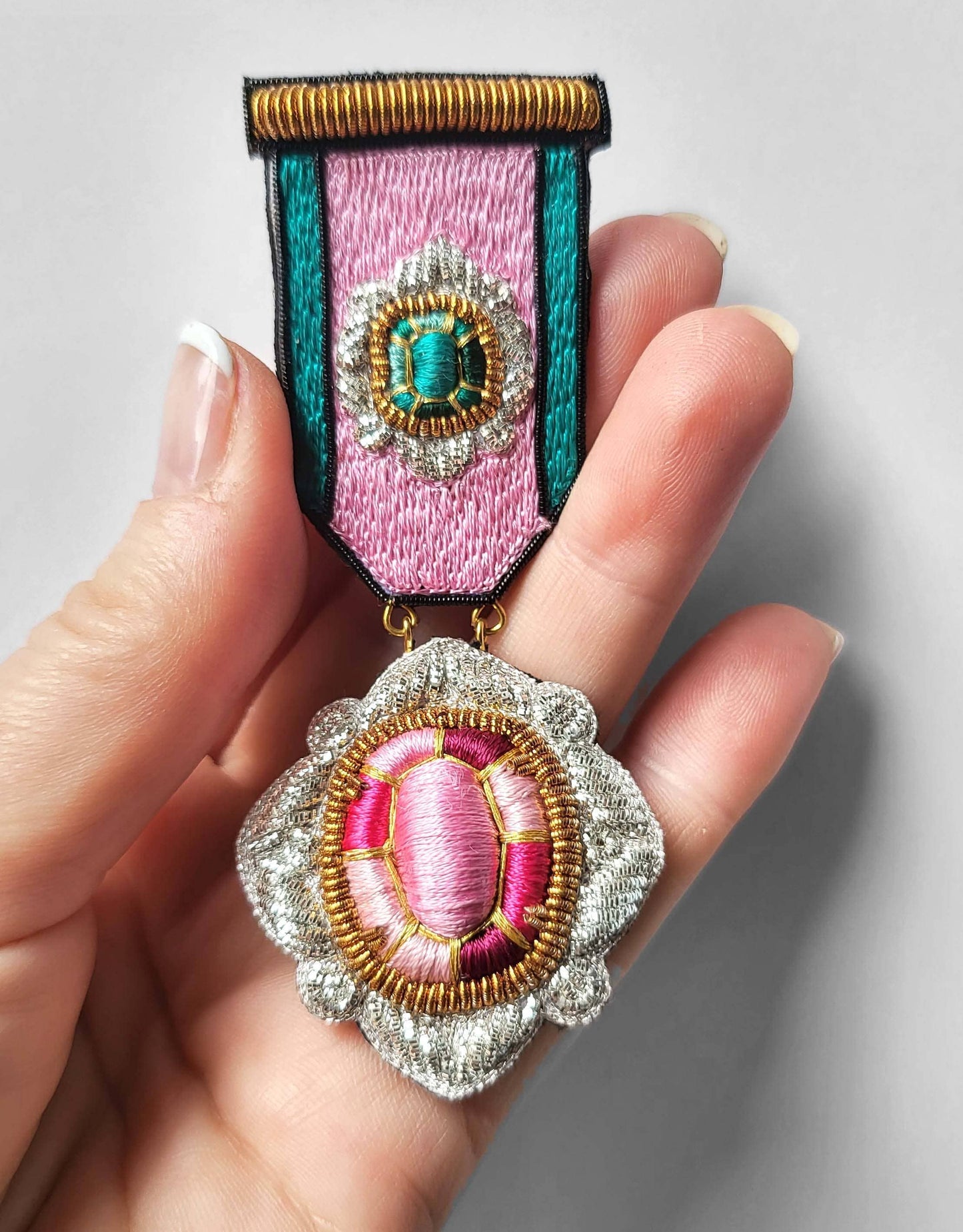 Youkounkoun emerald & ruby medal - Miss Parfaite 